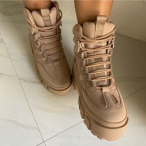 asos design lace-up boot nubuck with chunky sole Women’s size 8